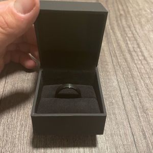 Men’s wedding band